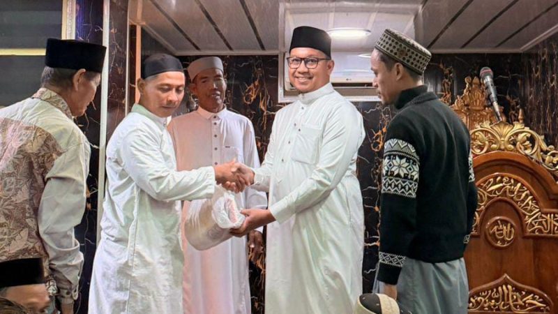 Safari Ramadan: Gelora Parepare Bantu Operasional Masjid Babul Jannah