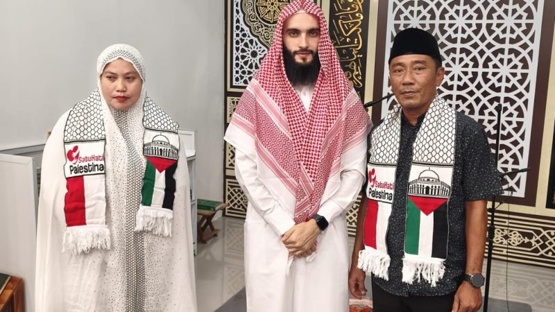 CEO Mario Group Kalsum Kadir Sambut Syaikh Palestina di Masjid Binti Marwati Parepare