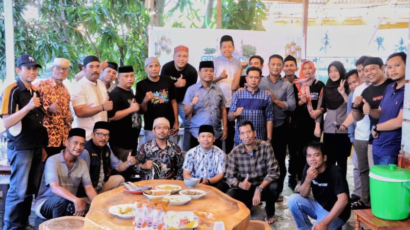 Perkuat Sinergi, Sat Narkoba & Humas Polres Barru Bukber Bersama Awak Media di Rumah Makan Tepi Empang