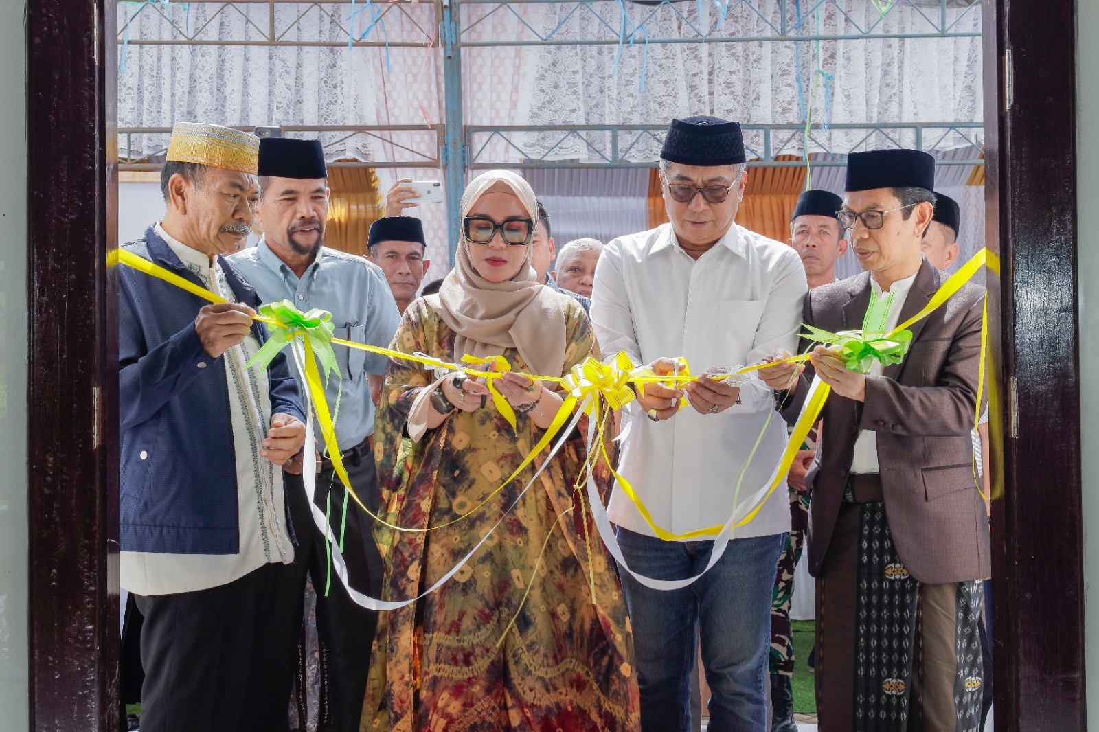 Bupati Barru Resmikan Penggunaan Masjid Masjid HM Rusdi Abdullah di Lompo Riaja