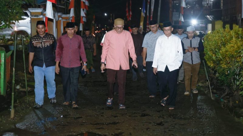 Semarak Umbul-umbul dan Obor Sambut Safari Ramadan Wakil Bupati Barru di Dusun Pesse Desa Lempang