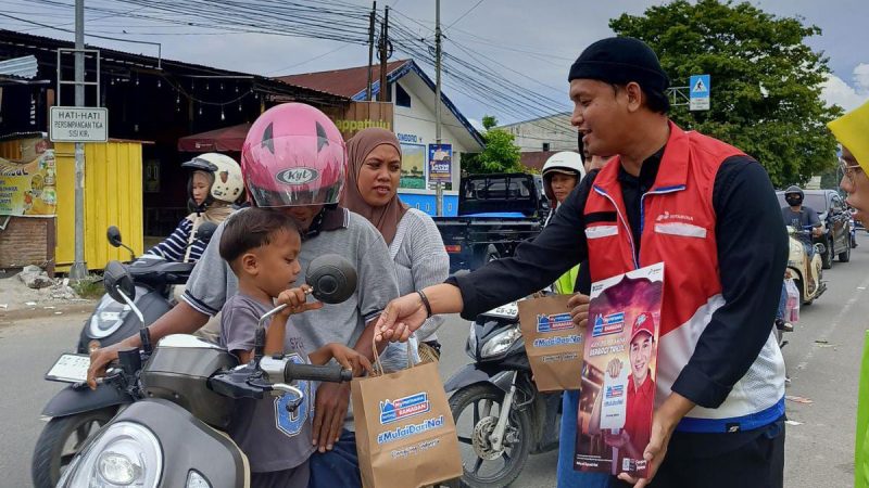 Pertamina Sulawesi Berbagi 3.300 Takjil, Agen dan SPBE Turun Langsung ke Jalan
