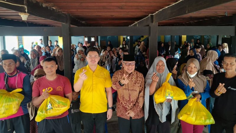 Taufan Pawe Salurkan 5000 Paket Cinta di Pasar Murah Parepare, Warga: Sangat Membantu Kami