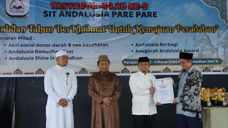Tasming Hamid Terima Andalusia Award atas Inisiasi Program Safari Dakwah Pemkot Parepare
