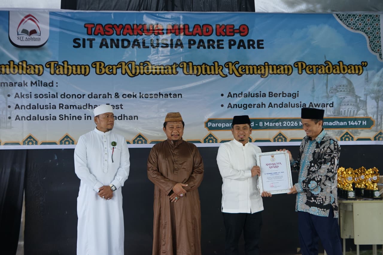 Tasming Hamid Terima Andalusia Award atas Inisiasi Program Safari Dakwah Pemkot Parepare
