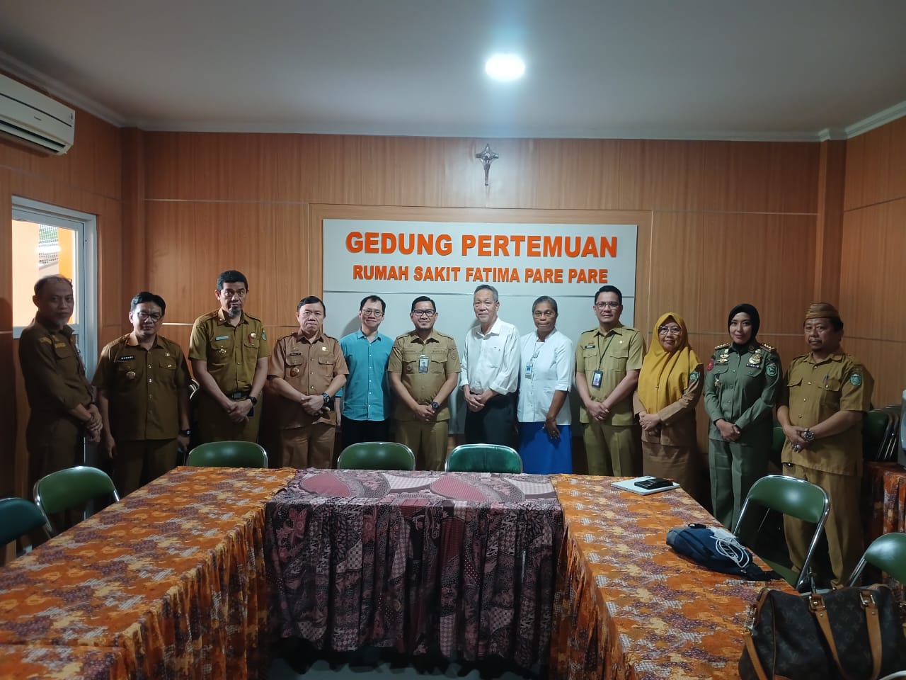 Sekda Parepare Kunjungi RS Fatima, Bahas Isu Aturan Pekerja Perempuan Muslim Tak Dibolehkan Berjilbab