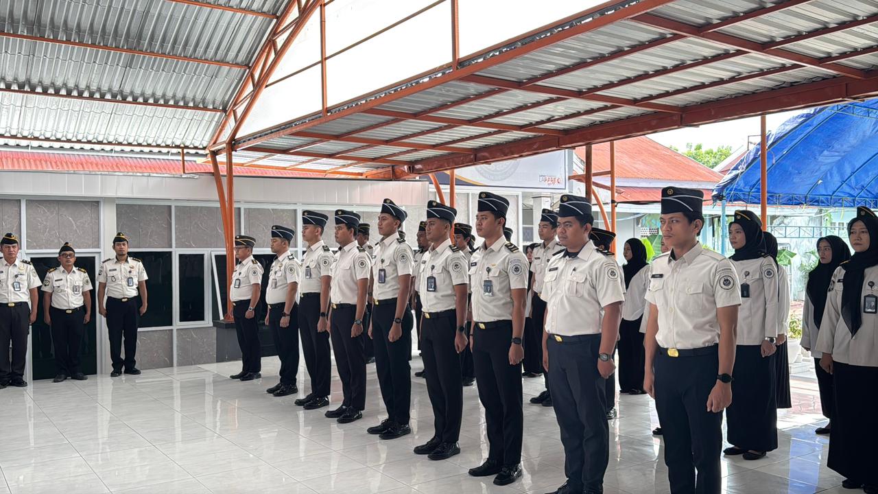 Pegawai Lapas Terima SK Kenaikan Pangkat dan Penghargaan Pegawai Teladan Triwulan I Tahun 2026