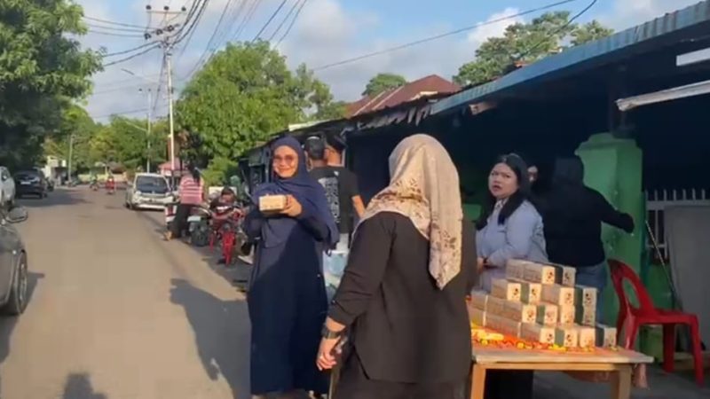 A²M Community dan Warga Sulolipu Berbagi Paket Iftar, Bukti Solidnya Kebersamaan