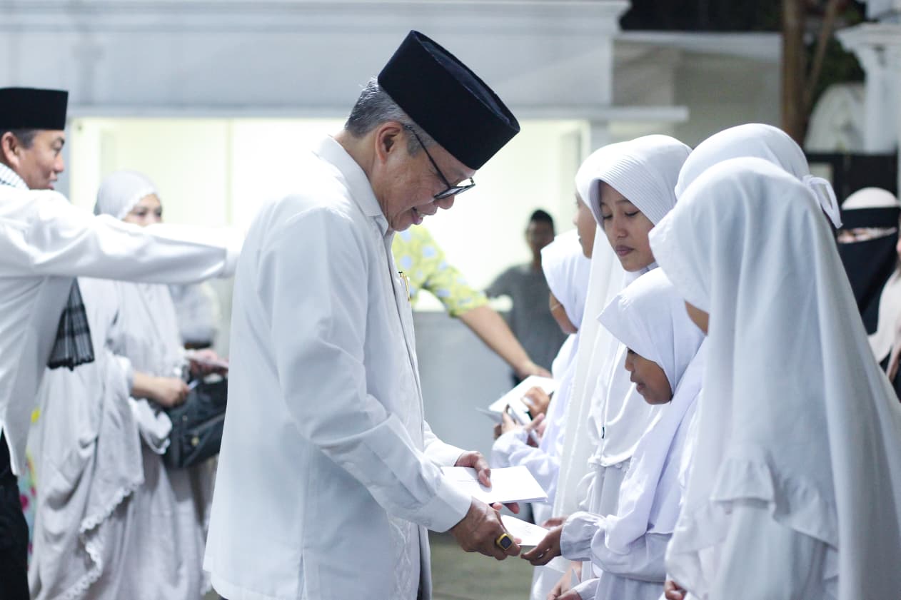 Anggota Komisi II DPR RI Taufan Pawe Bukber di Parepare, Salurkan Bantuan untuk Disabilitas dan Anak Yatim