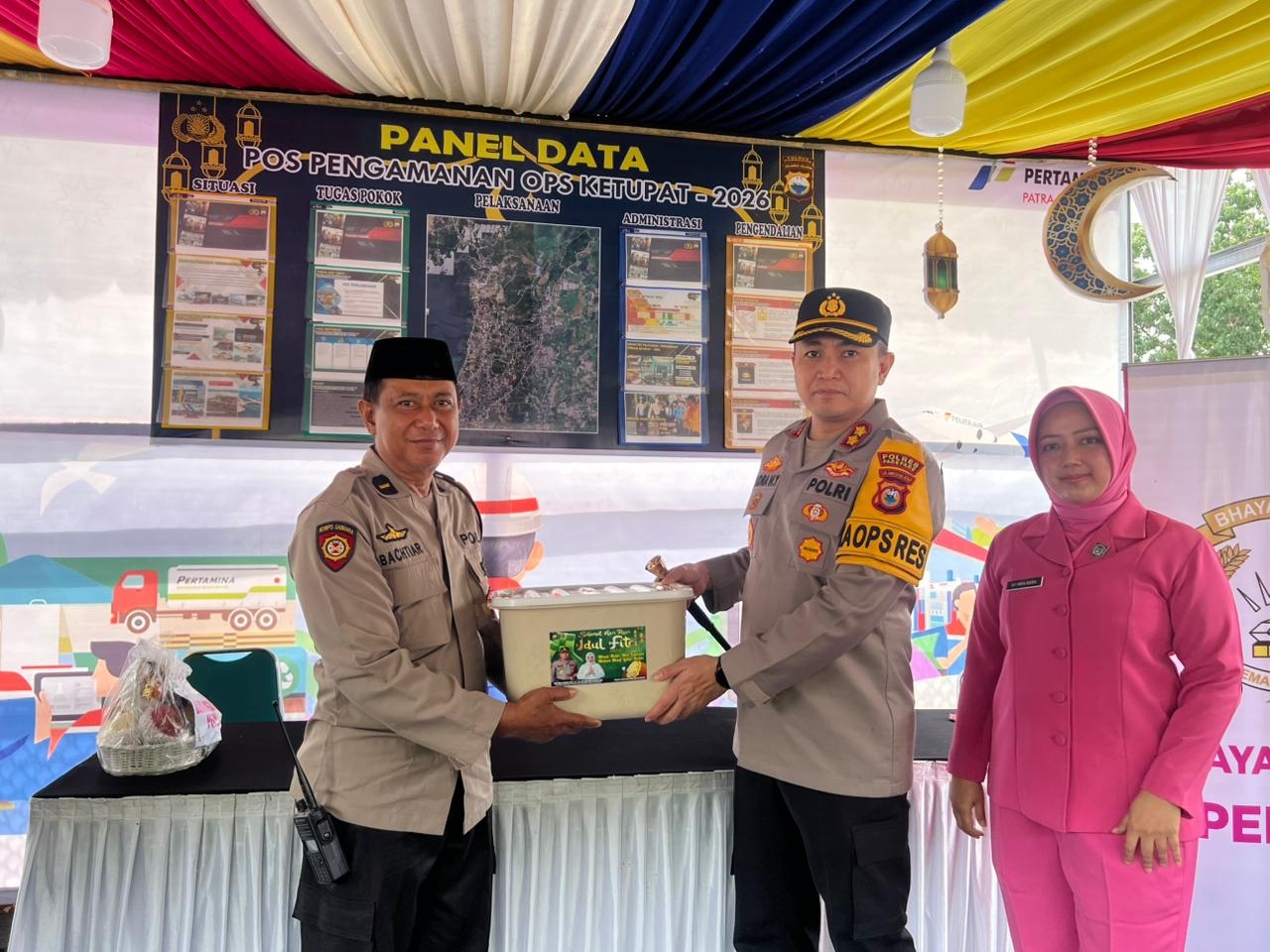 Suntik Semangat Personil, Kapolres Parepare Tinjau Pos Ketupat 2026 dan Serahkan Tali Asih