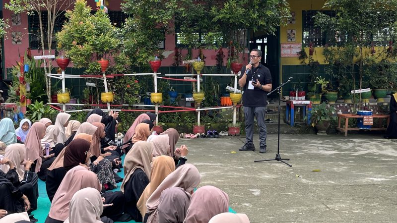 Volunteer Aksi Kebaikan Bersama 17 Sulsel Gelar Kelas Berbagi Ilmu di SD Negeri 13 Barru