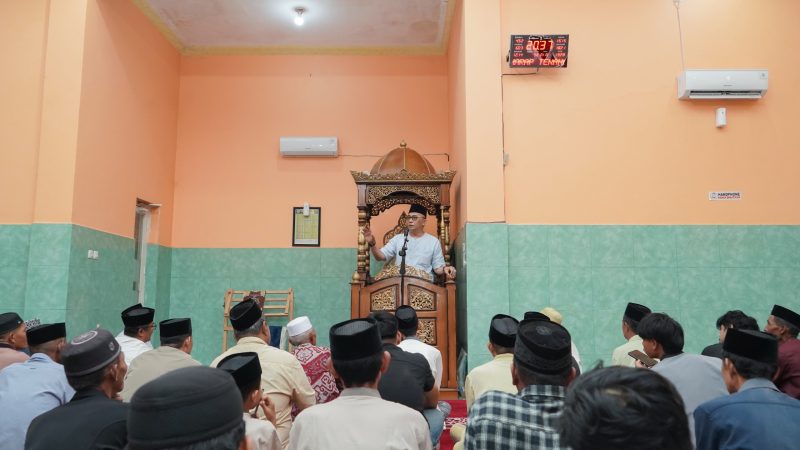 Safari Ramadan di di Masjid Nurul Yazaqirah Bentenge, Abustan Ajak Masyarakat Perkuat Ukhuwah