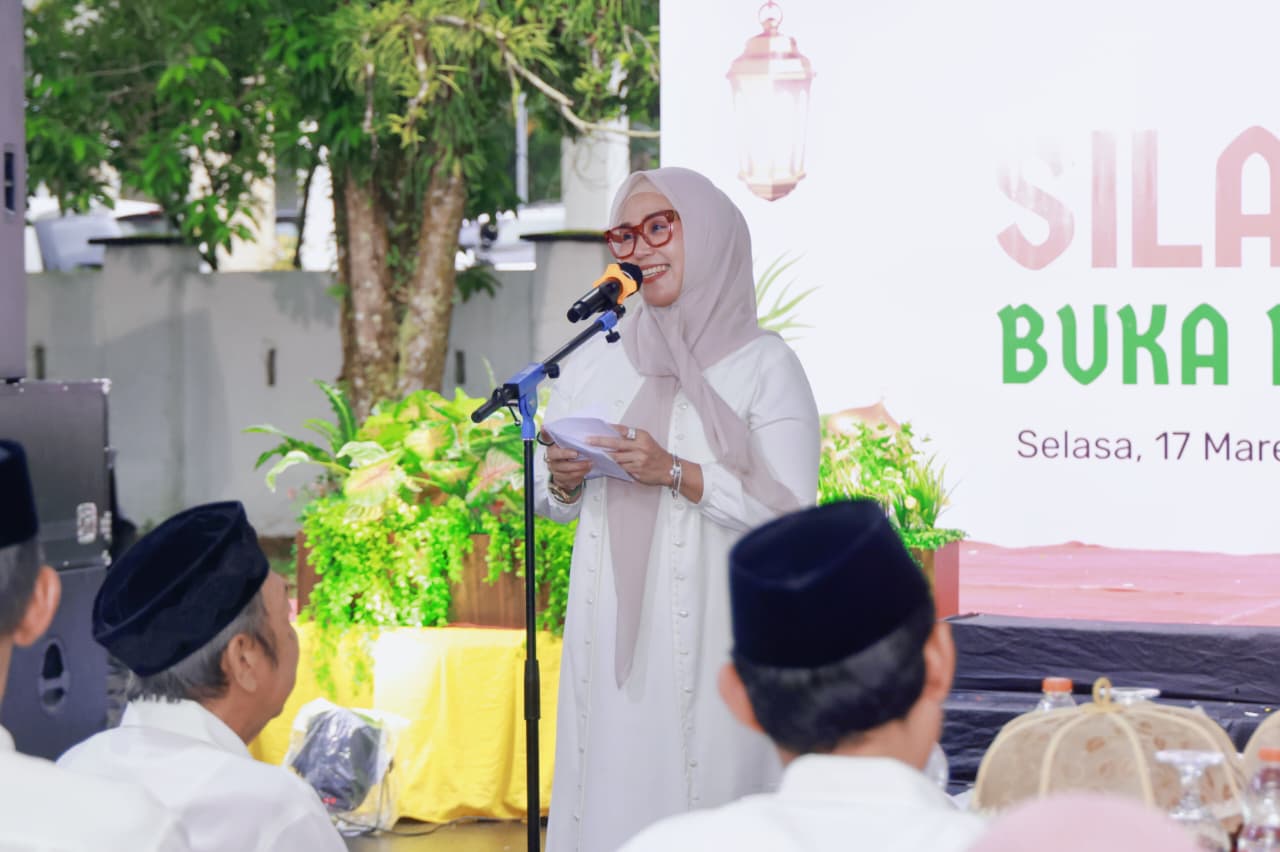 Bukber di Rujab Bupati Barru Berlangsung Meriah dan Penuh Kekeluargaan
