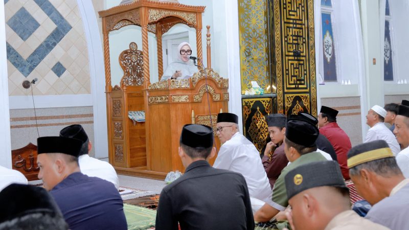 Safari Ramadan di Masjid Mujahidin Bottoe, Bupati Barru Merefleksikan Capaian Setahun Kepemimpinannya