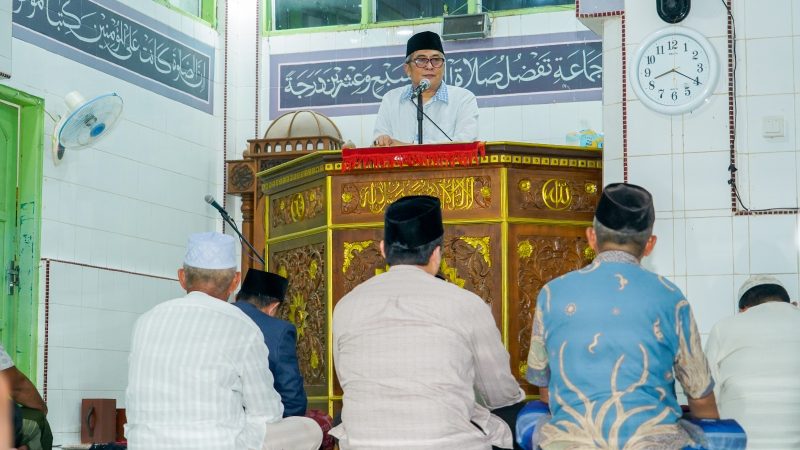Safari Ramadan di Masjid Al Ittifaqi Lembae, Abustan Paparkan Sederet Capaian Pembangunan Pemkab Barru