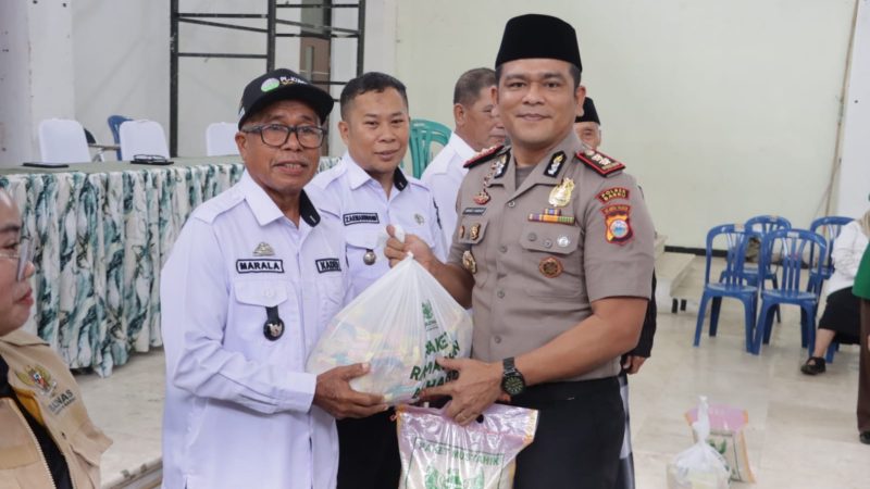 AKBP Ananda Fauzi Harahap Turut Melepas Penyaluran Bantuan 5 Ribu Paket Sembako Idul Fitri Baznas Barru