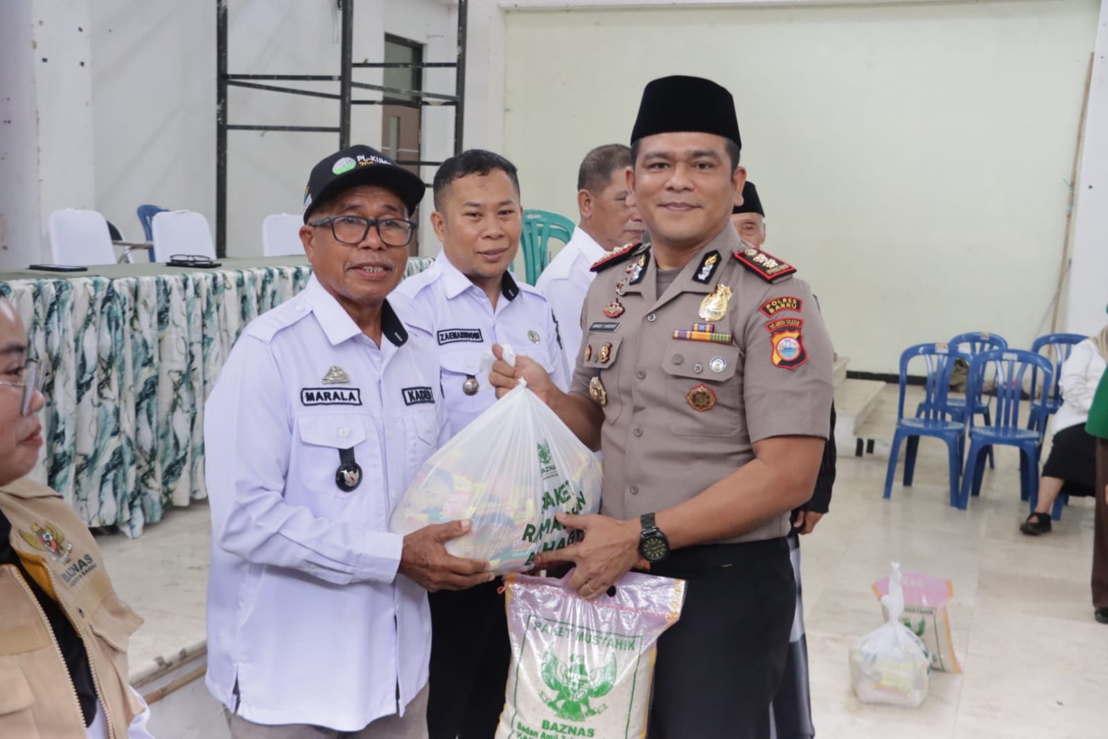 AKBP Ananda Fauzi Harahap Turut Melepas Penyaluran Bantuan 5 Ribu Paket Sembako Idul Fitri Baznas Barru