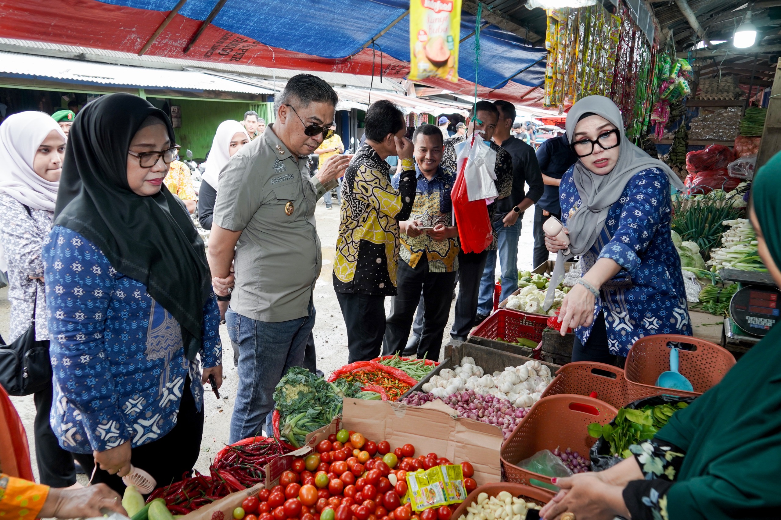 Bupati Barru Sidak Pasar Mattirowalie Pastikan Harga Bahan Pokok Stabil Jelang Lebaran Idulfitri