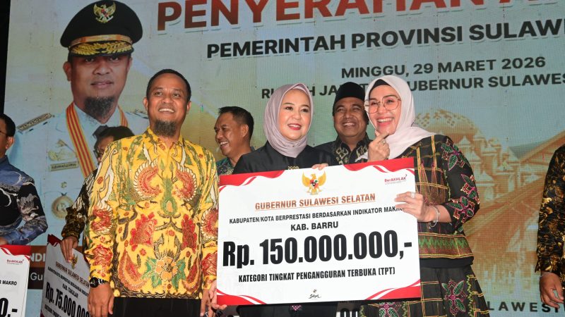 Di Bawah Kepemimpinan Andi Ina Pemkab Barru Dinobatkan Sebagai Kabupaten Berprestasi berdasarkan Indikator Makro Kategori TPT