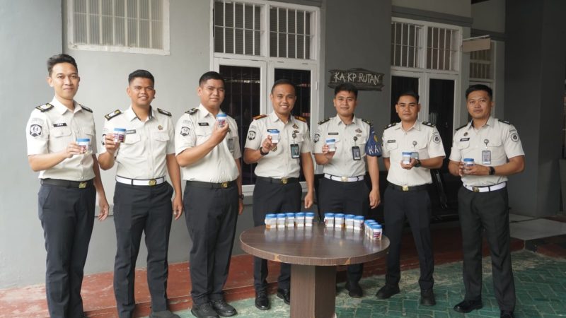 Komitmen Bebas Narkoba, Rutan Pinrang Periksa Pegawai dan Warga Binaan Jalani Tes Urine
