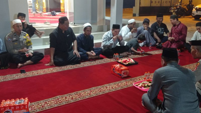Polsek KPN Sambut Hangat 7 Jemaah I’tikaf di Musallah Nur Qolby, Kuatkan Silaturahmi