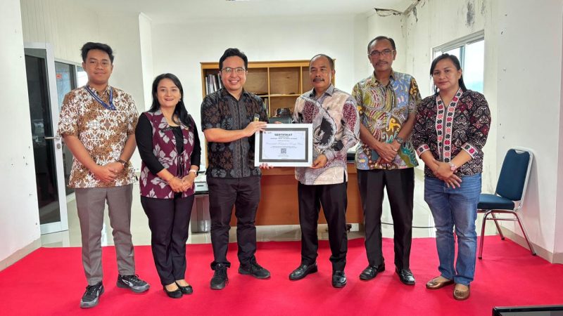 Pengiriman Data Perpajakan Capai 100 Persen, Pemkab Toraja Utara Terima Penghargaan DJP