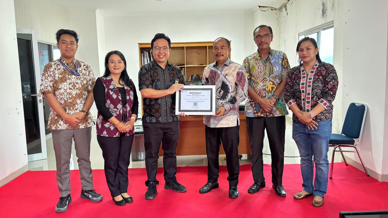 Pengiriman Data Perpajakan Capai 100 Persen, Pemkab Toraja Utara Terima Penghargaan DJP