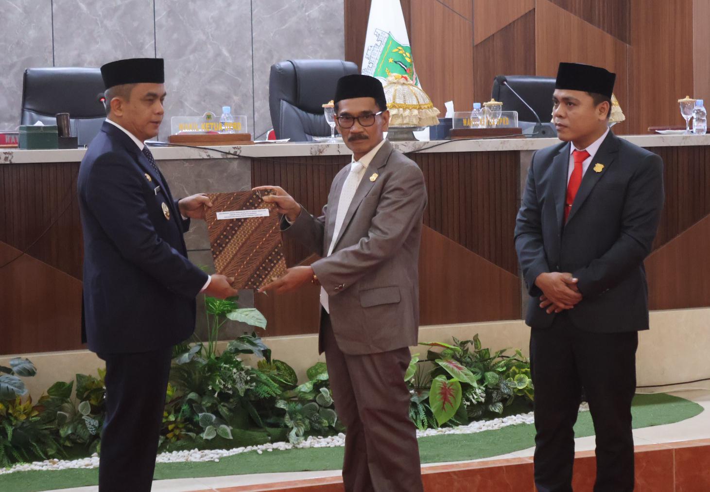 DPRD Pinrang Sampaikan Rekomendasi LKPJ Bupati Tahun Anggaran 2025