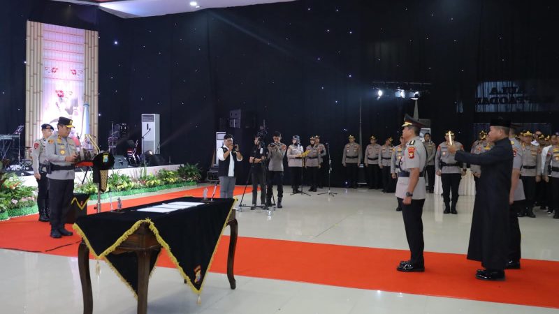Kapolda Sulsel Pimpin Upacara Serah Terima Jabatan dan Kenal Pamit Irwasda Polda
