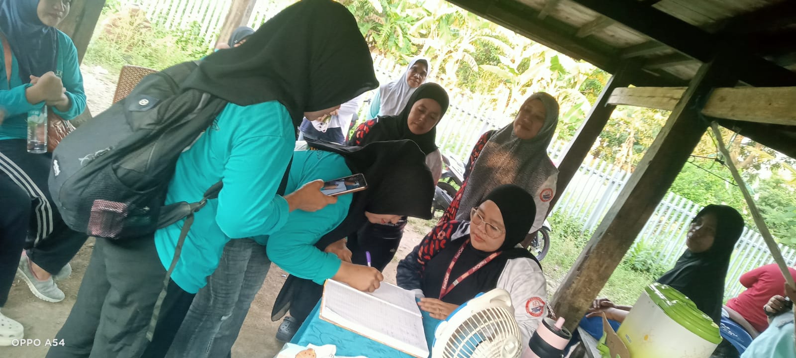 Komunitas Burem Salurkan Bantuan bagi Korban Kebakaran di Lumpue