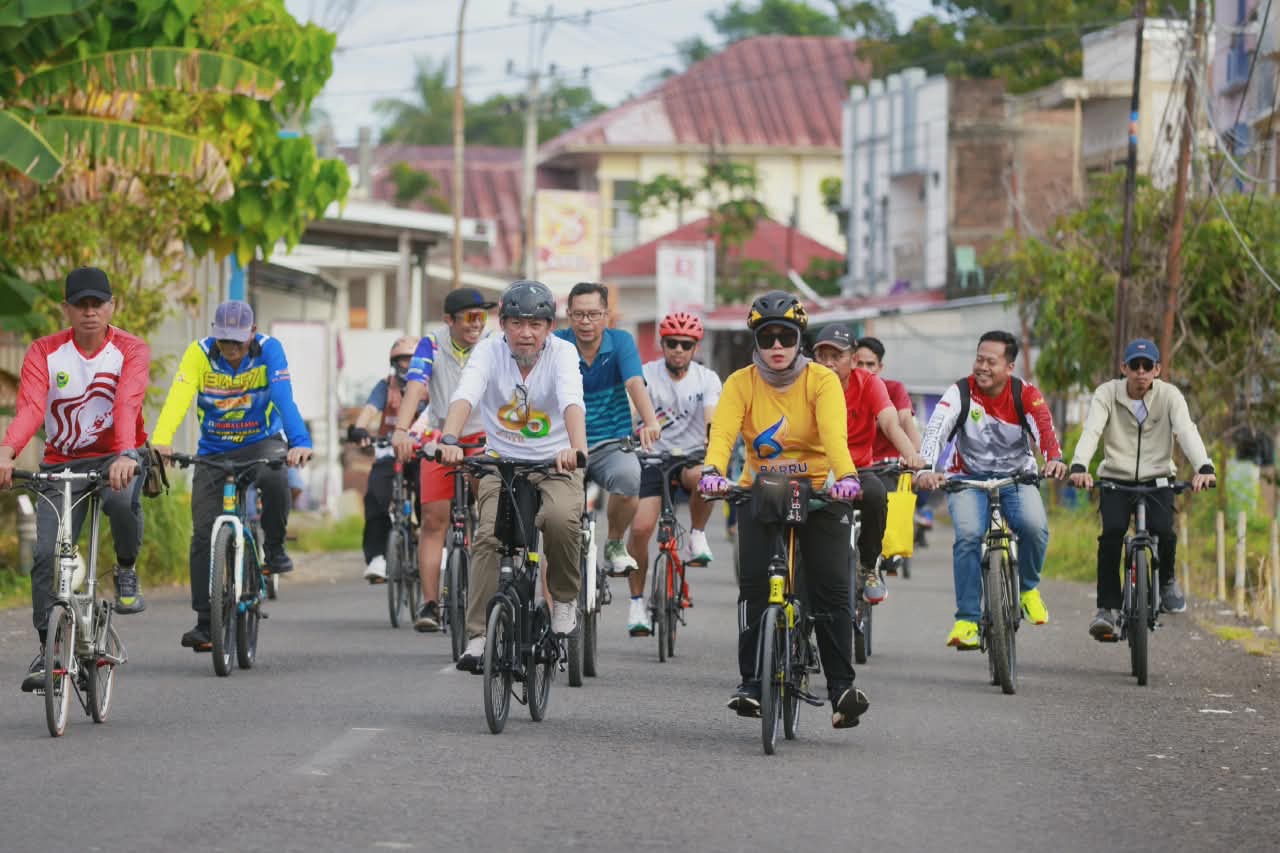 Bupati Barru Manfaatkan CFD Dengan Berolahraga Sekaligus Pantau Infrastruktur Jalan & Fasilitas Umum