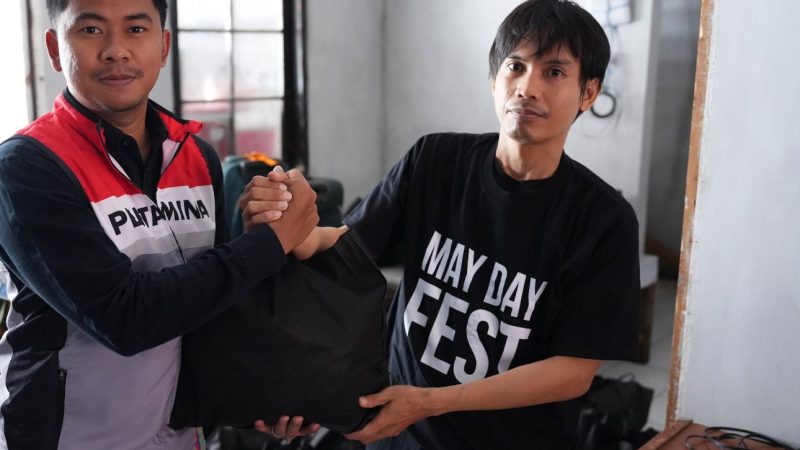 Pertamina Sulawesi Salurkan Bantuan Ratusan Paket Sembako Jelang May Day 2026 di Sulsel