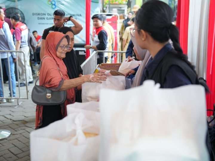 Pertamina Sulawesi Salurkan 1.000 Paket Sembako melalui Program Pasar Murah di Makassar