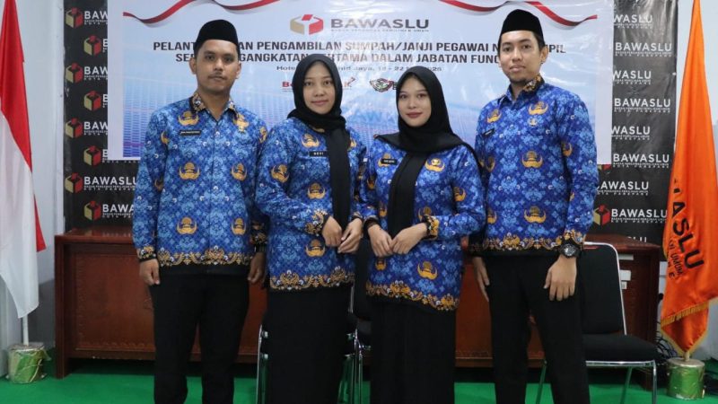 Bawaslu RI Lantik PNS dan Pejabat Fungsional, Tiga Pegawai Sekretariat Bawaslu Parepare Resmi Diambil Sumpah