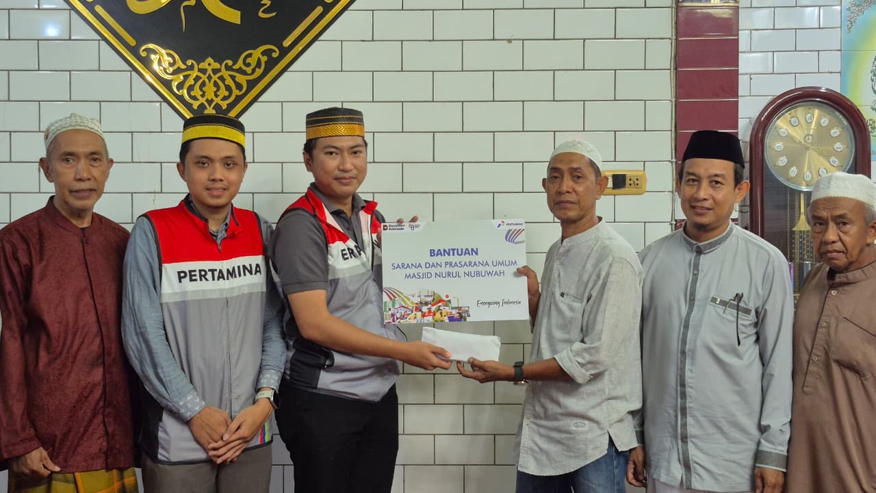 Pertamina Sulawesi Salurkan Santunan di Masjid dan Panti Asuhan di Ujung Tanah