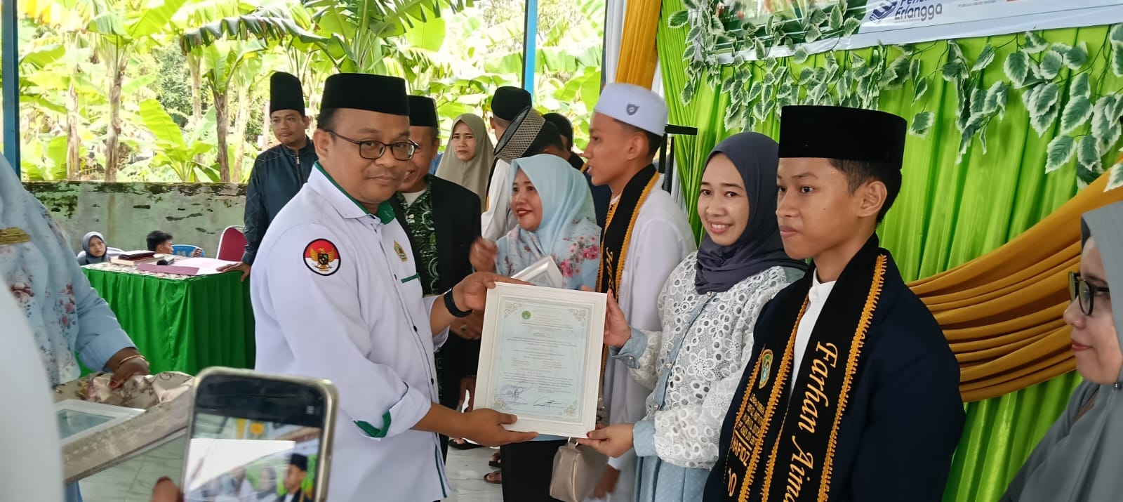 Bupati Pangkep Hadir di Penamatan Ponpes Asshiratal Mustaqim DDI Baru-Baru Tanga