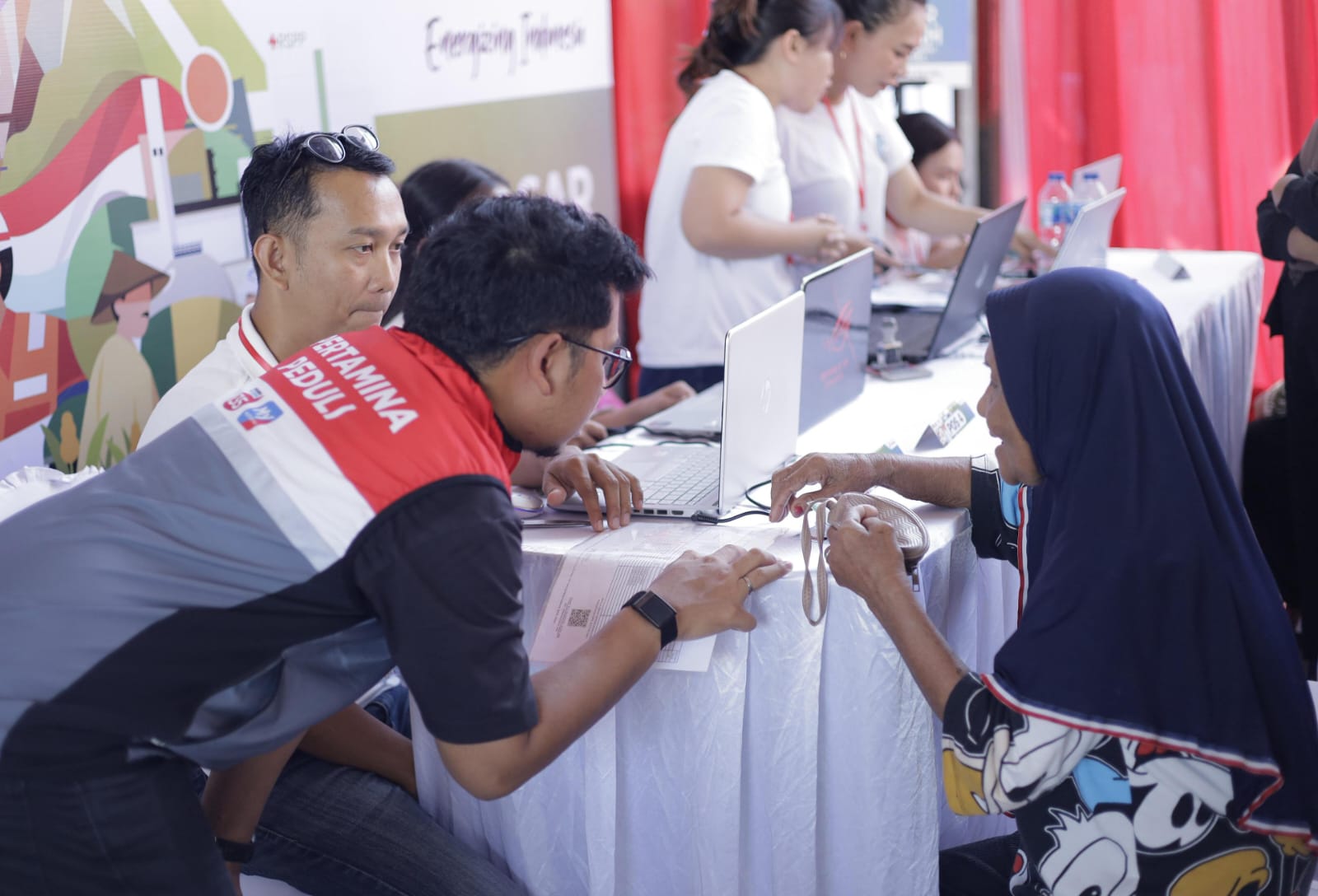 Pertamina Sulawesi Salurkan 1.000 Paket Sembako untuk Masyarakat Pra Sejahtera di Kecamatan Maesa Bitung