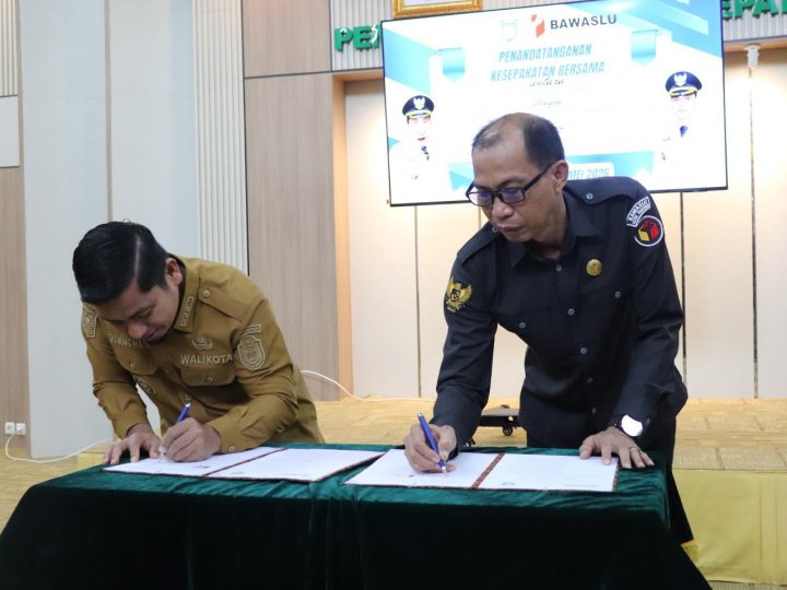 Perkuat Demokrasi, Bawaslu Parepare dan Pemkot Teken MoU Pendidikan Politik
