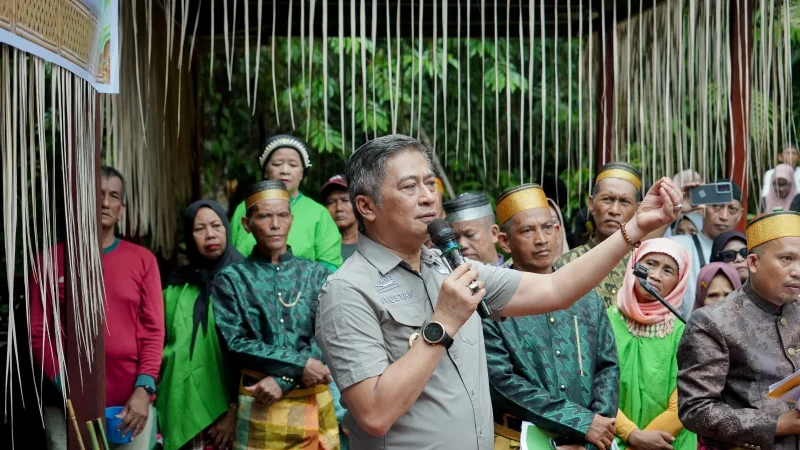Wabup Abustan Dorong Pesta Adat Paenge Masuk Kalender Wisata Resmi Kabupaten Barru