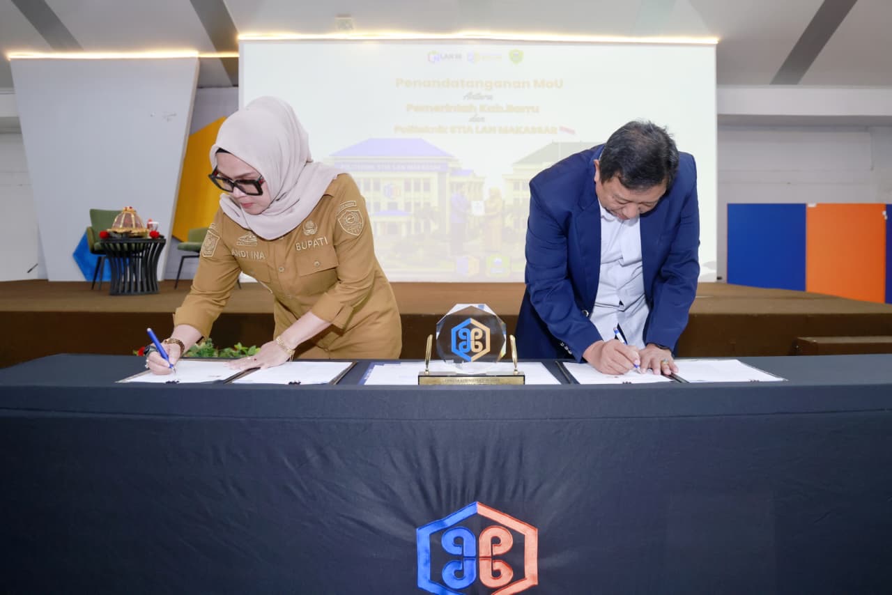 Bupati Barru Teken MoU Kerja Sama Strategis STIA LAN Makassar