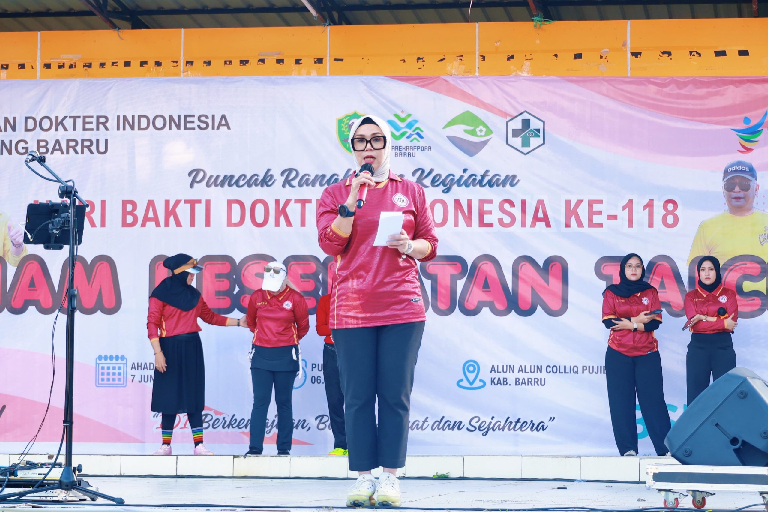 Bupati Andi Ina Hadiri Puncak Hari Bakti Dokter Indonesia ke-118, Ajak Lansia Tetap Sehat, Aktif, dan Bahagia