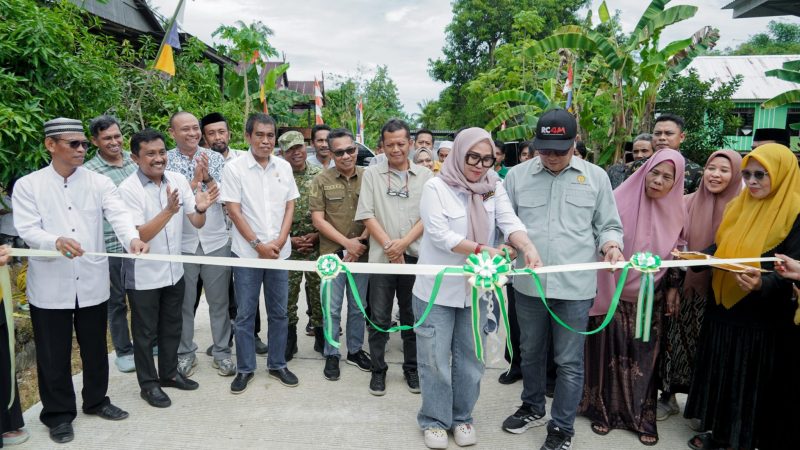 Bupati Barru Resmikan Jalan Rabat Beton Passedde, Penantian Warga 18 Tahun Akhirnya Terwujud