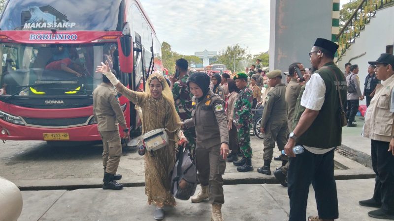 Jemaah Haji Asal Pinrang Tiba di Kampung Halaman