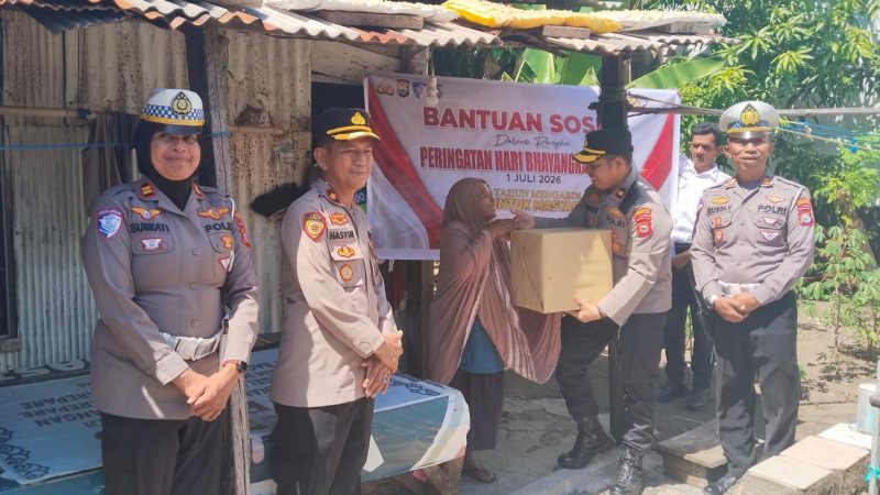 Hari Bhayangkara ke-80, Polres Parepare Salurkan Bantuan Sosial bagi Keluarga Pra Sejahtera