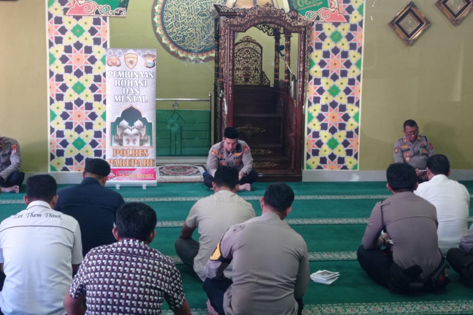 Doakan Keselamatan Masyarakat, Personil Polres Parepare Gelar Zikir dan Yasinan