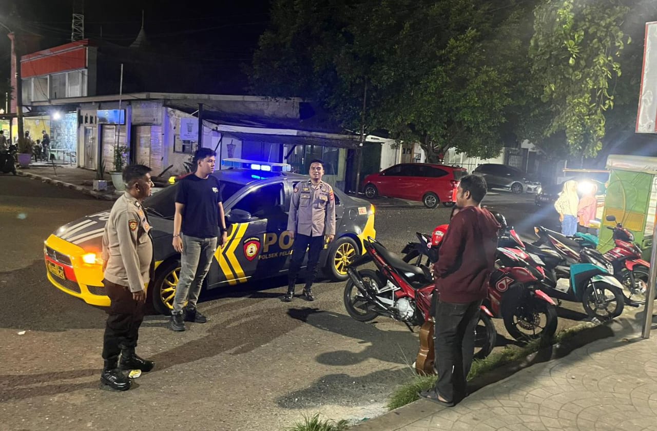 Berikan Perlindungan di Malam Hari, Polsek KPN Polres Parepare Lakukan Patroli Blue Light
