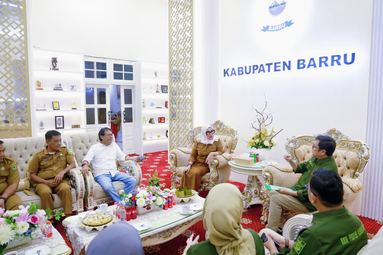 Bupati Barru Terima Audiensi Unhas, 385 Mahasiswa KKN Profesi Kesehatan Siap Mengabdi di 40 Desa