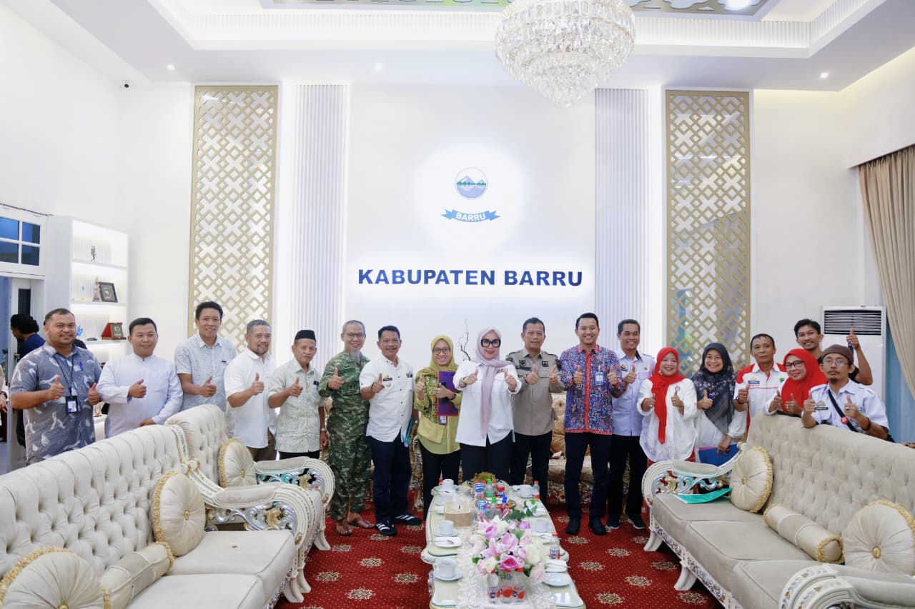 Desa Batupute Terima Bantuan Rp300 Juta dari BRI, Bupati Barru Dorong Pengembangan Wisata Pasir Putih Berkelanjutan