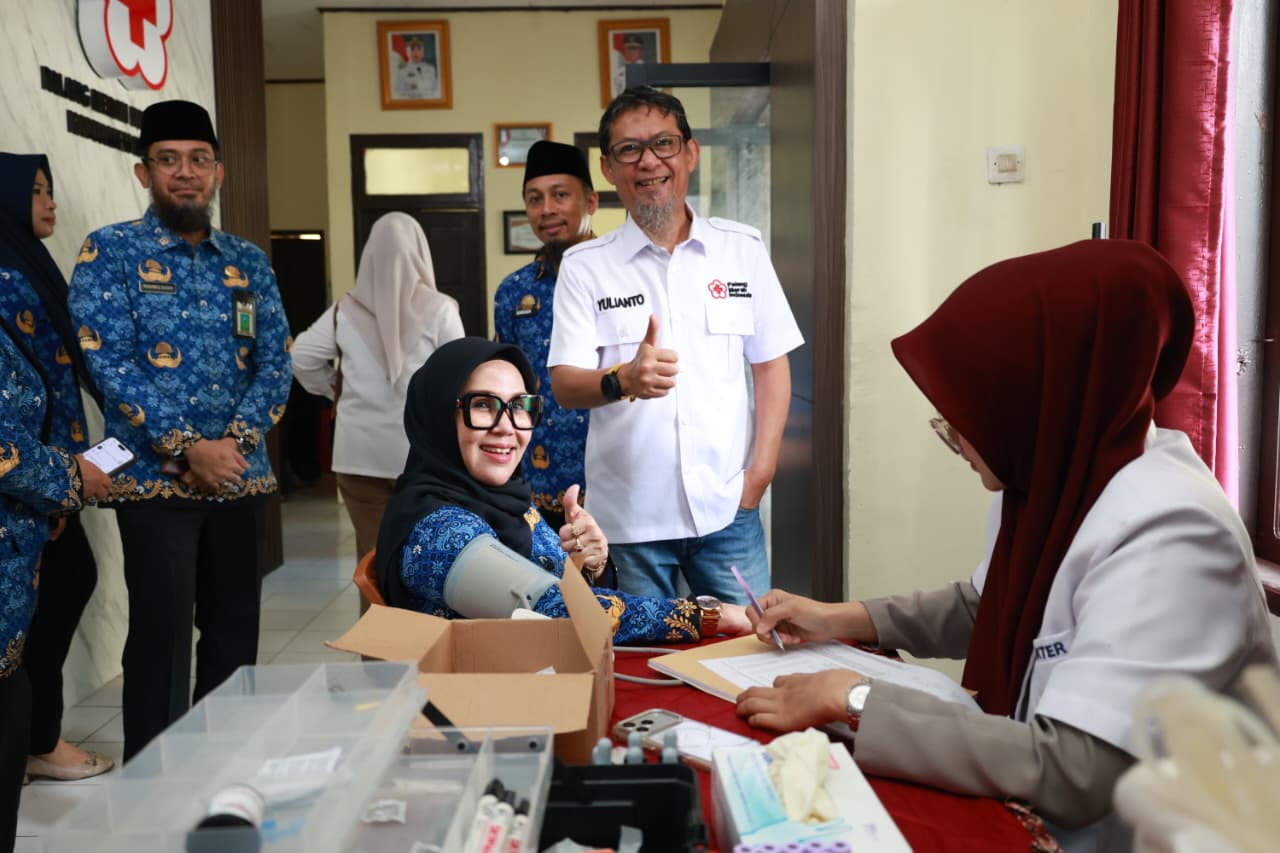 Donor Darah di PMI, Bupati Barru: Setetes Darah Sangat Berarti bagi Kemanusiaan