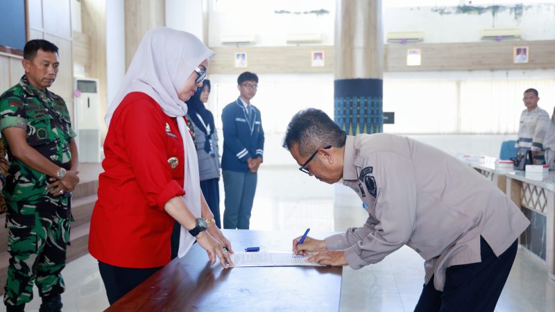 Bupati Barru Perkuat Komitmen Wujudkan Generasi Emas Lewat Deklarasi Anti Narkoba